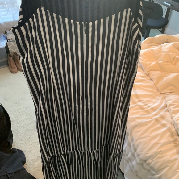 Elizabeth and James MIDI Dress - Picture 4 of 4